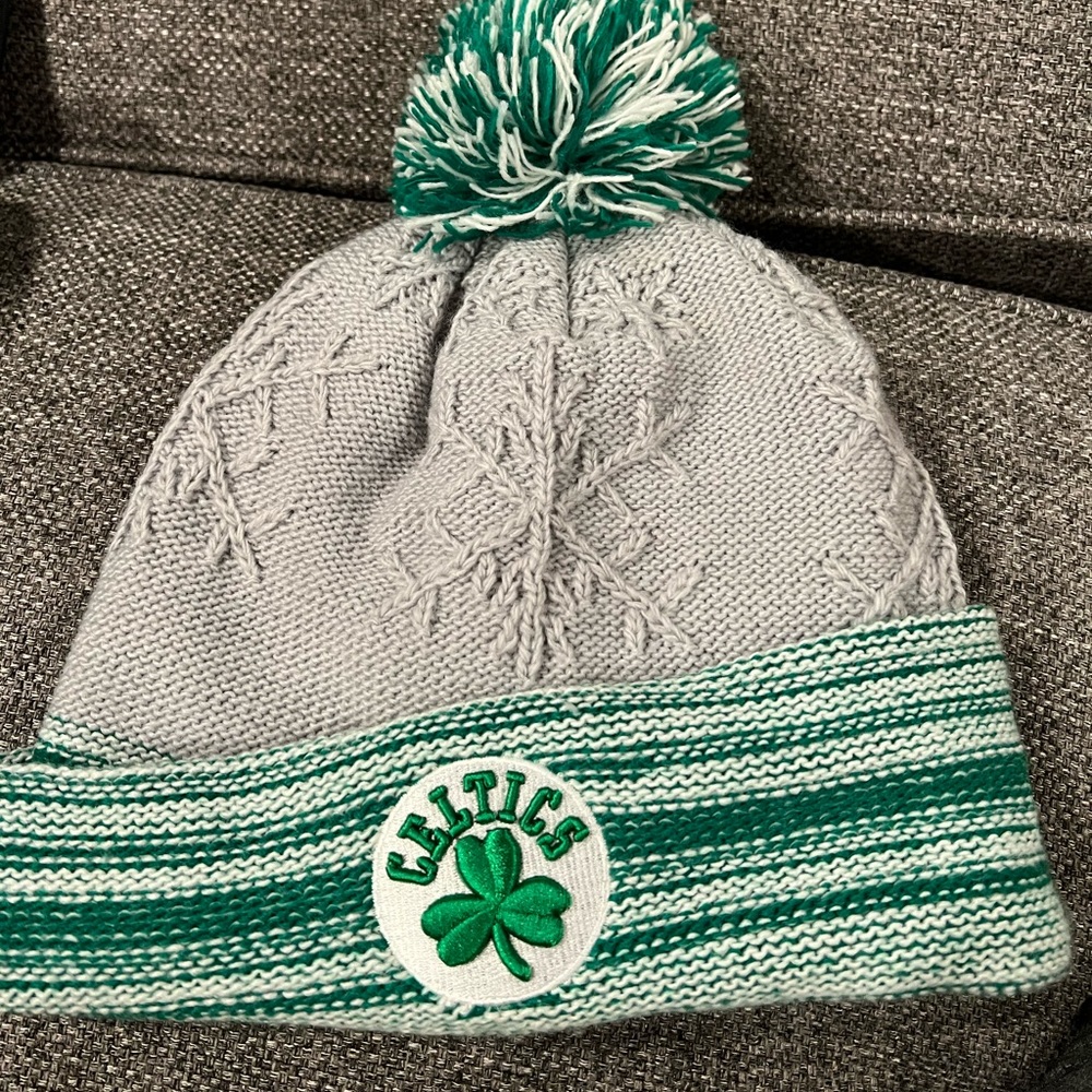 NEW | CELTICS WINTER BEANIE | NEVER BEEN WORN | Green & Gray